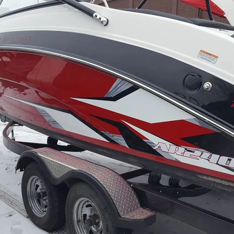 Custom boat decals in Stillwater, MN